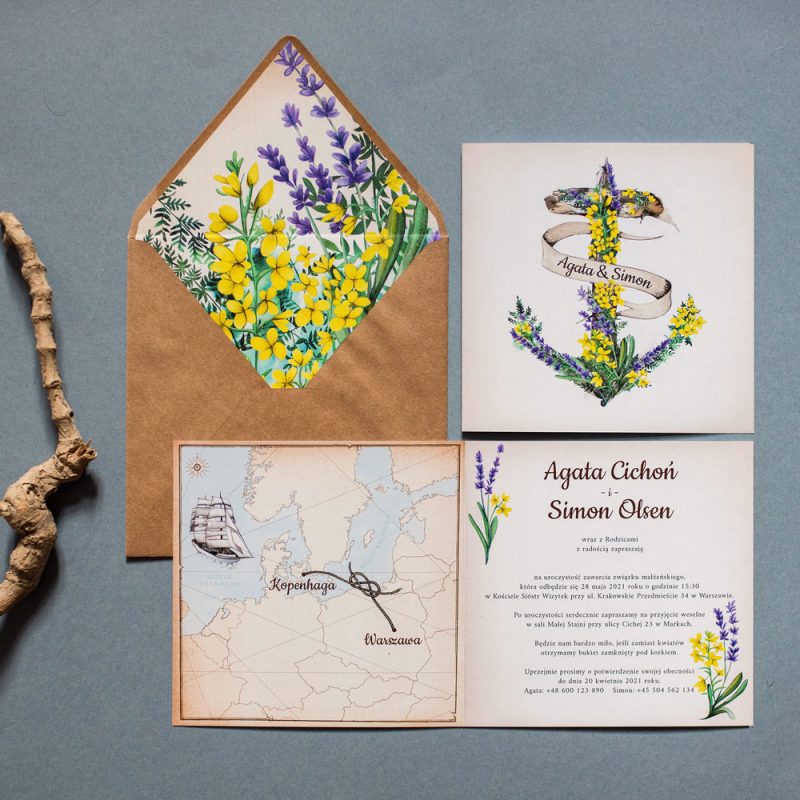 Zaproszenie ślubne z kotwicą lawenda i rzepak — okładka i wnętrze zaproszenia, morska mapa w zaproszeniu ślubnym, kwiatowa wyklejka w kopercie